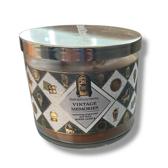 Bath & Body Works Vintage Memories 3 Wick Candle Sweet Cream Cinnamon 14.5 oz - Picture 2 of 12
